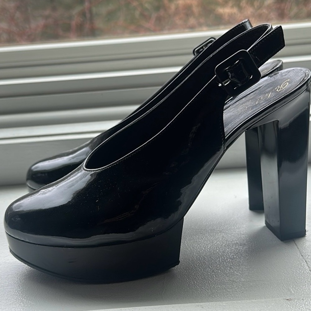 Robert Clergerie BUGS Patent Leather Platform Pump size 8